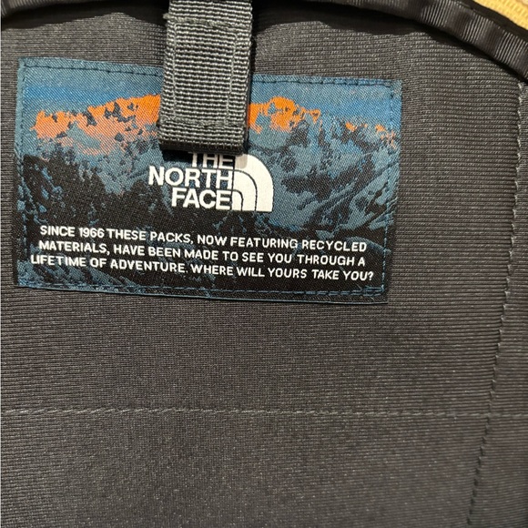 The North Face Women\'s Borealis Commuter Laptop Backpack - like new